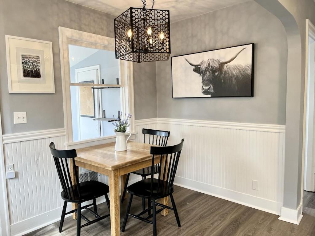 Modern 2 Bedroom Farmhouse Cottage With Hot Tub In Snohomish Eksteriør billede