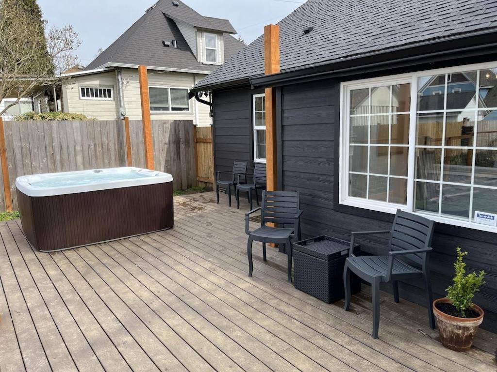 Modern 2 Bedroom Farmhouse Cottage With Hot Tub In Snohomish Eksteriør billede