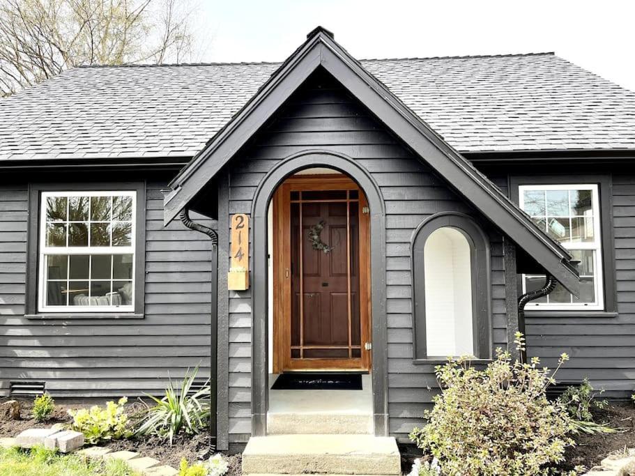 Modern 2 Bedroom Farmhouse Cottage With Hot Tub In Snohomish Eksteriør billede